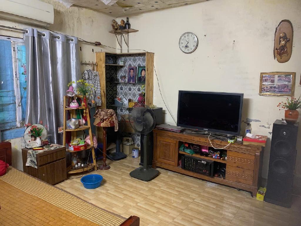 Bán nhà Trịnh Đình Cửu - diện tích 24m2 2 tầng - NGÕ THOÁNG - GẦN PHỐ - giá 2,5 tỷ