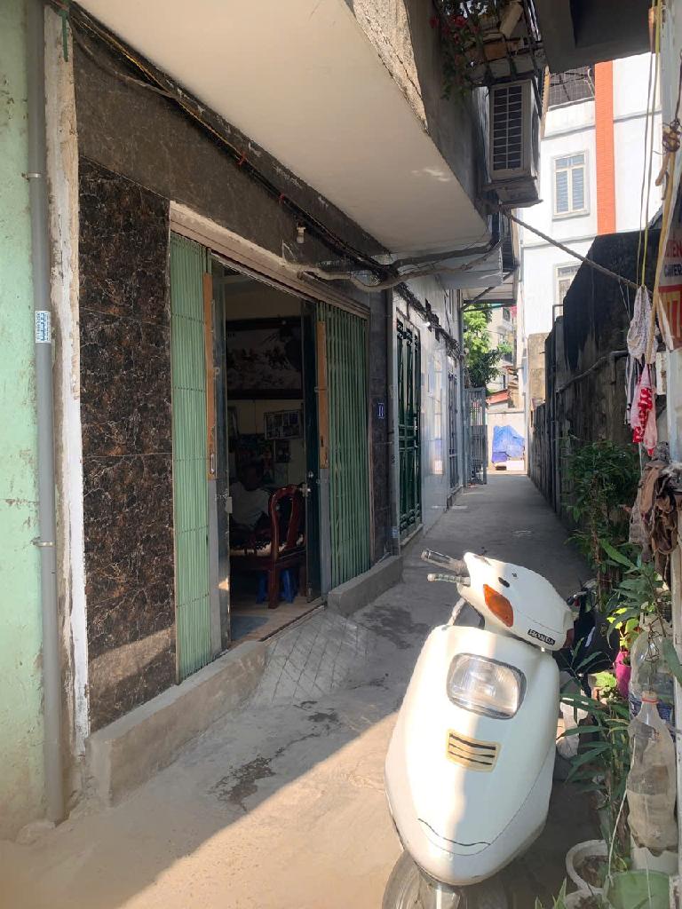 Bán nhà Trịnh Đình Cửu - diện tích 24m2 2 tầng - NGÕ THOÁNG - GẦN PHỐ - giá 2,5 tỷ