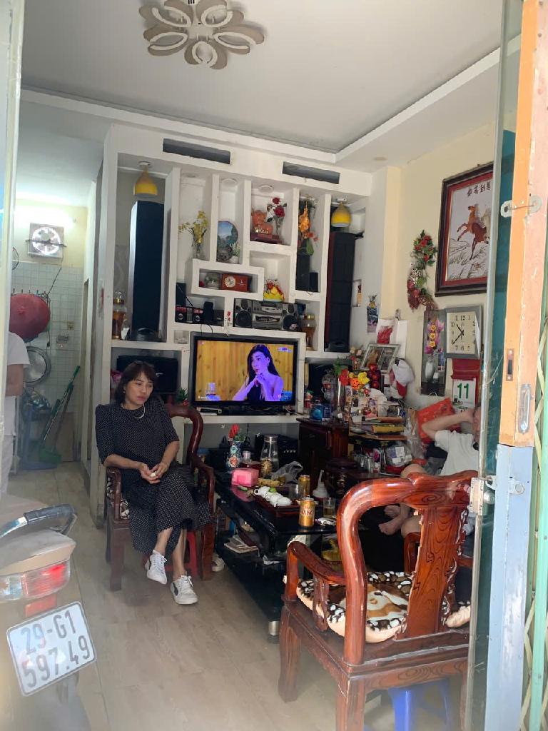 Bán nhà Trịnh Đình Cửu - diện tích 24m2 2 tầng - NGÕ THOÁNG - GẦN PHỐ - giá 2,5 tỷ