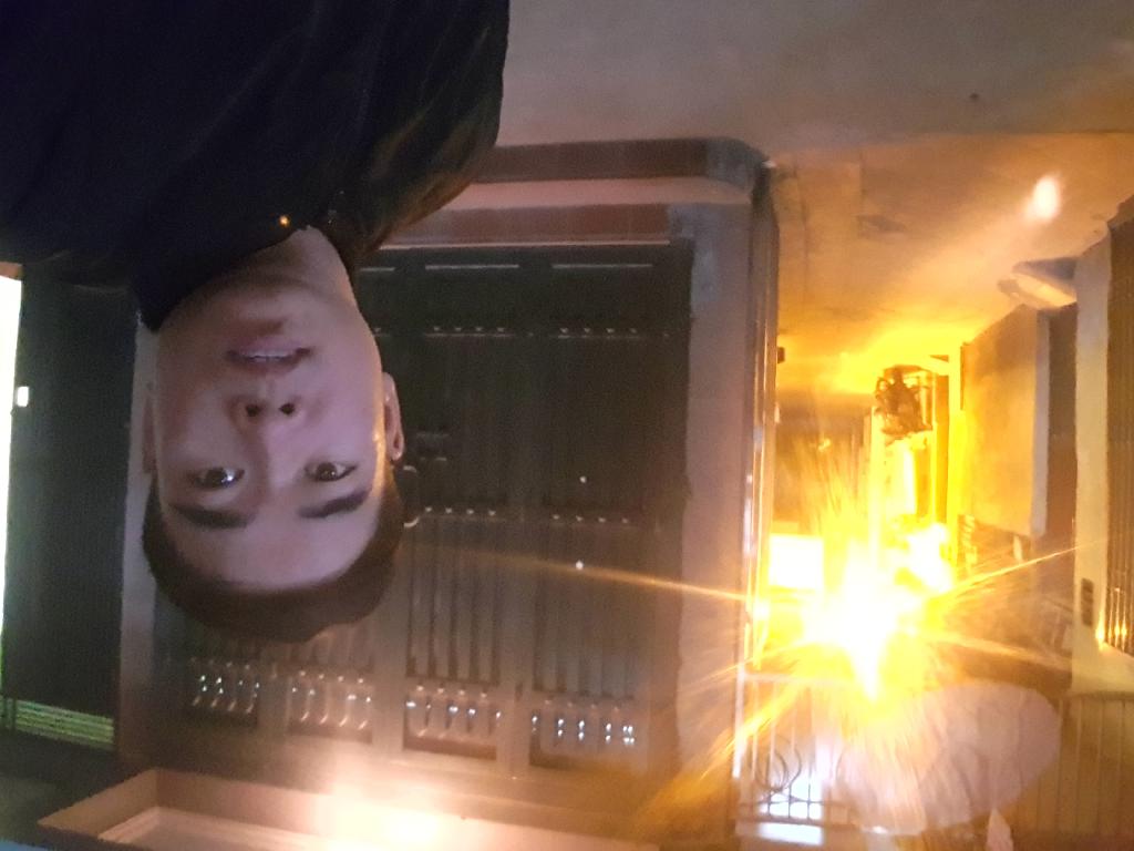 Bán nhà Vũ Thạnh - diện tích 42m2 3 tầng - Mặt ngõ ô tô, lô góc - giá 16,5 tỷ