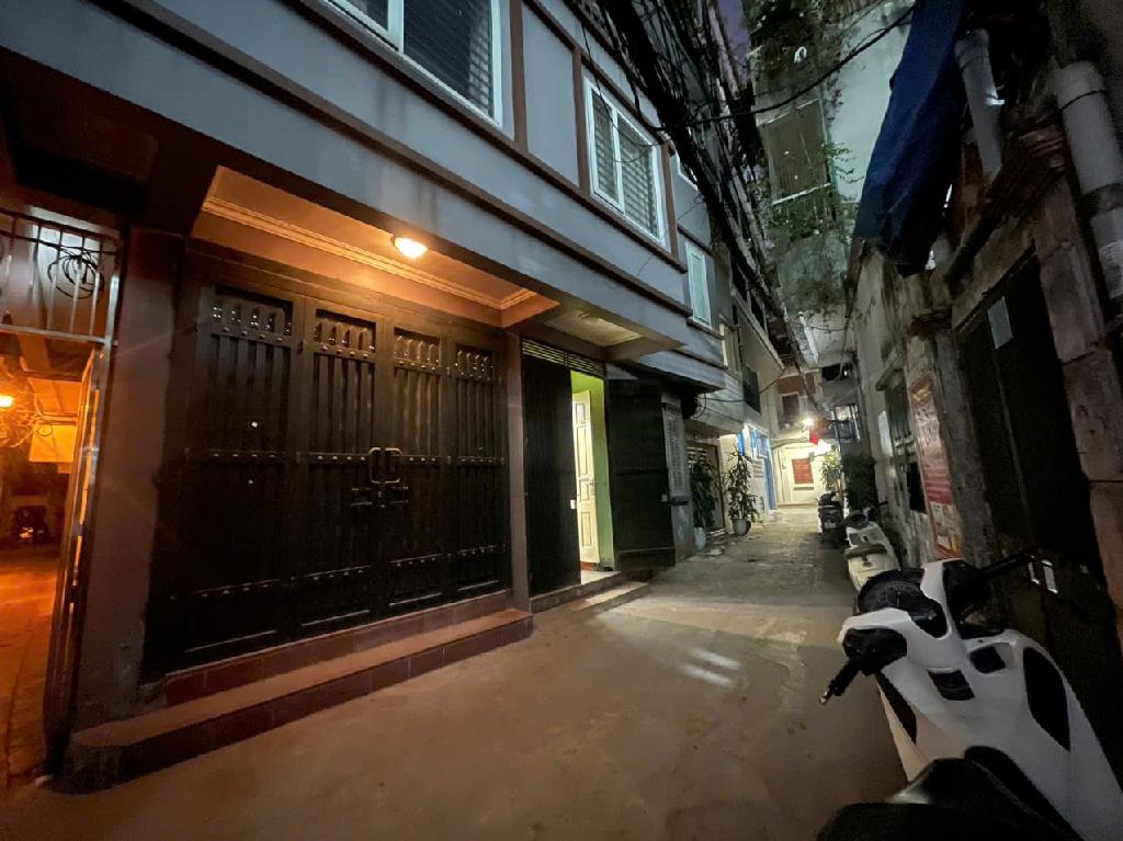 Bán nhà Vũ Thạnh - diện tích 42m2 3 tầng - Mặt ngõ ô tô, lô góc - giá 16,5 tỷ