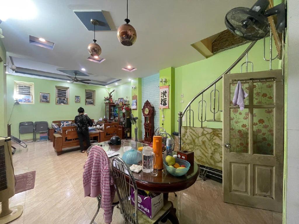 Bán nhà Vũ Thạnh - diện tích 42m2 3 tầng - Mặt ngõ ô tô, lô góc - giá 16,5 tỷ