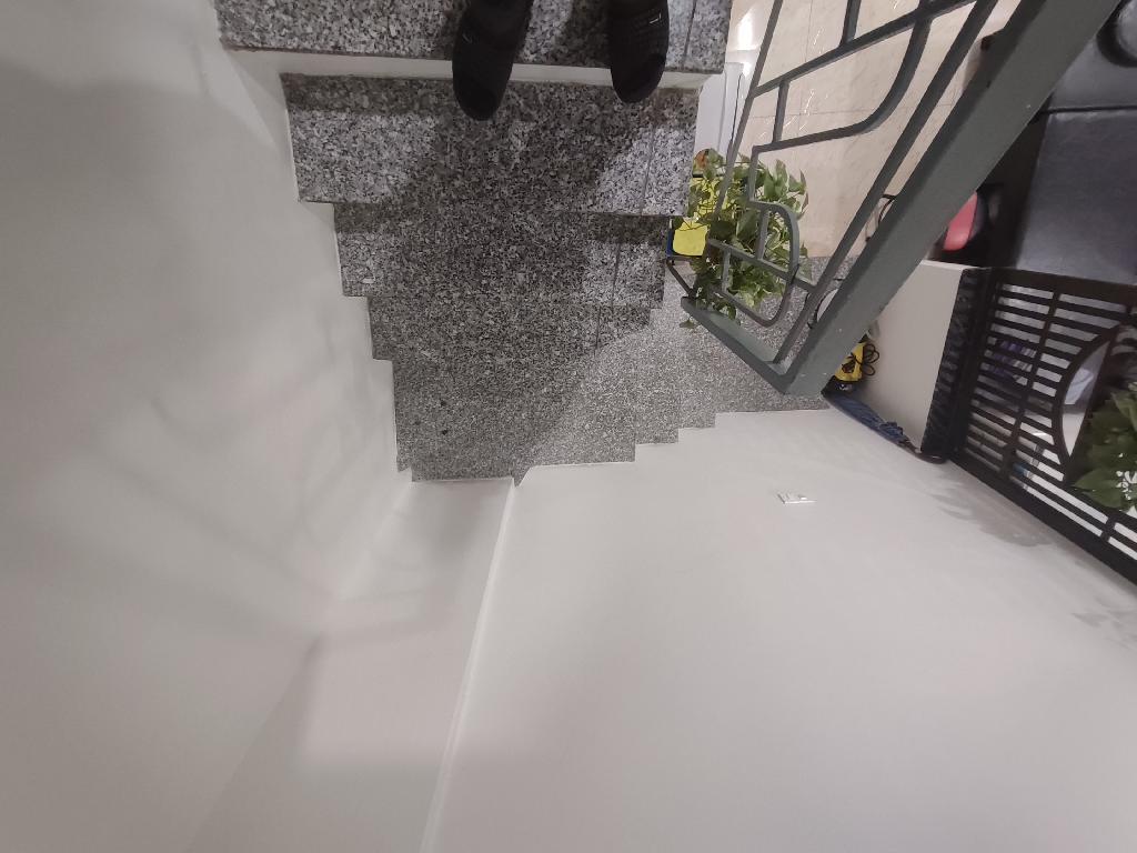 Bán nhà Đê Trần Khát Chân - diện tích 30m2 3 tầng - Mặt ngõ ô tô kinh doanh - giá 8,5 tỷ