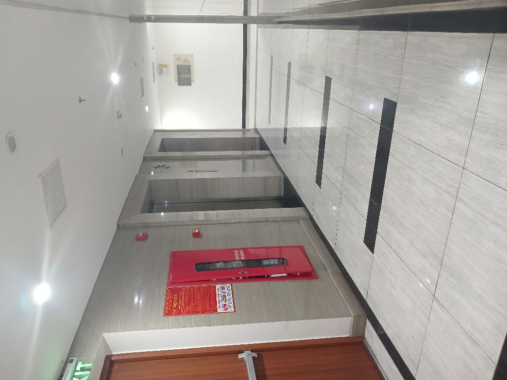 Bán nhà Huỳnh Thúc Kháng - diện tích 75m2 3 tầng - Tòa nhà chung cư cao cấp - giá 6,6 tỷ