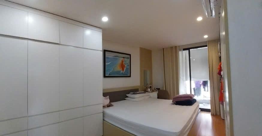 Bán nhà Huỳnh Thúc Kháng - diện tích 75m2 3 tầng - Tòa nhà chung cư cao cấp - giá 6,6 tỷ