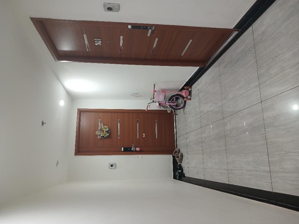 Bán nhà Huỳnh Thúc Kháng - diện tích 75m2 3 tầng - Tòa nhà chung cư cao cấp - giá 6,6 tỷ