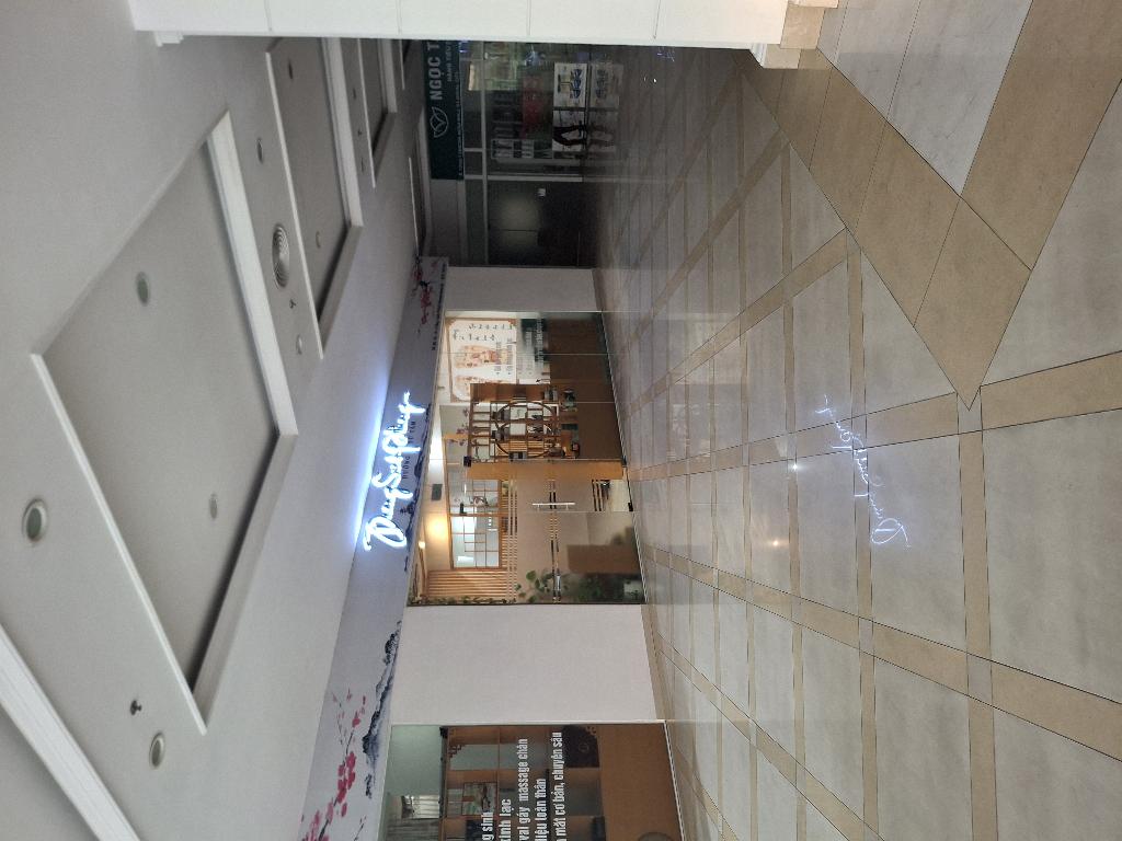 Bán nhà Nguyễn Trãi - diện tích 60m2 1 tầng - Sàn thương mại Vinhomes Royal City - giá 6 tỷ