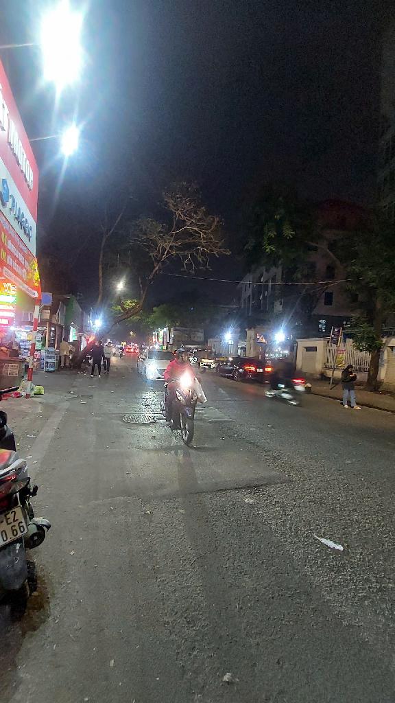 Bán nhà Phương Mai - diện tích 38m2 1 tầng - Mặt phố ô tô kinh doanh sầm uất - giá 6,3 tỷ