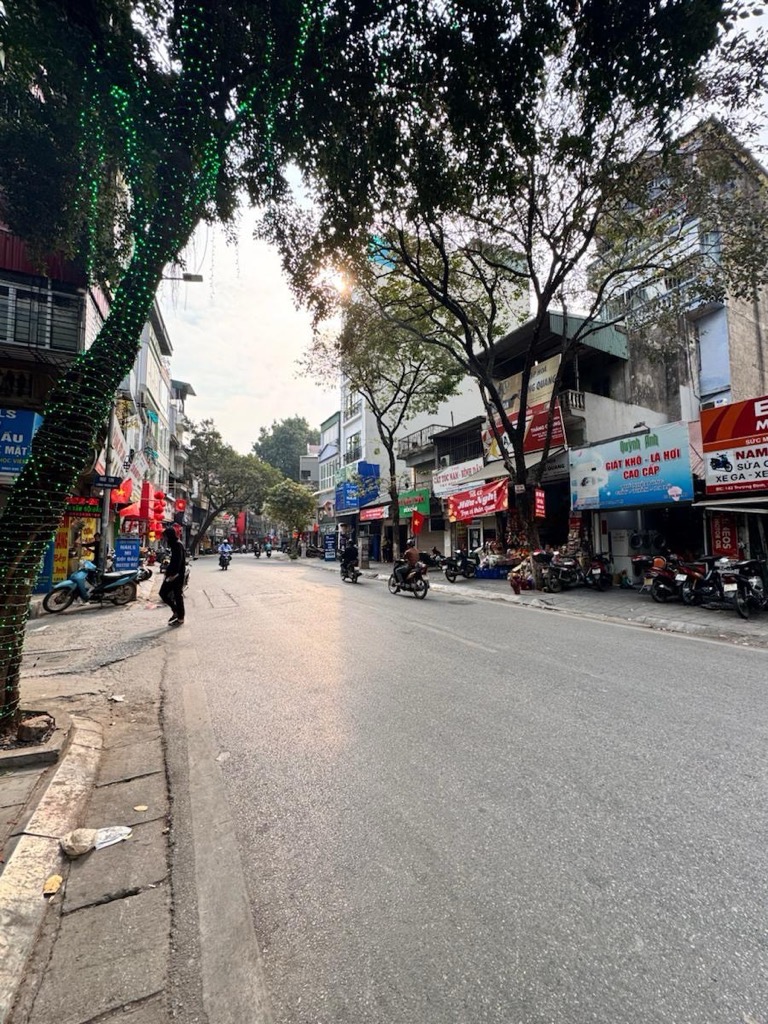 Bán nhà Trương Định - diện tích 51m2 2 tầng - Nhà mặt phố, ô tô vỉa hè, kinh doanh sầm uất - giá 14,5 tỷ