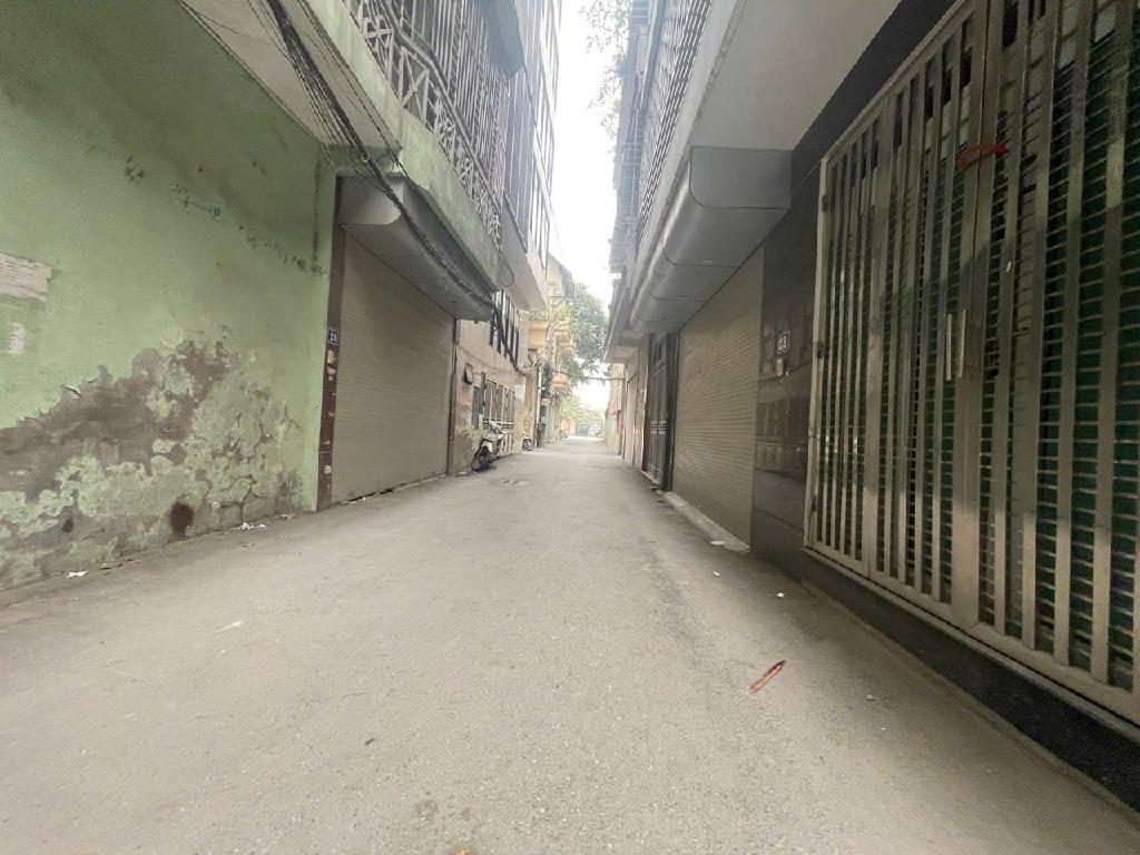 Bán nhà Lê Trọng Tấn - diện tích 72.9m2 3 tầng - Ô TÔ ĐỖ CỬA - giá 16,8 tỷ