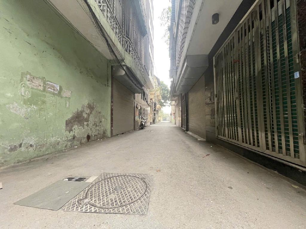 Bán nhà Lê Trọng Tấn - diện tích 72.9m2 3 tầng - Ô TÔ ĐỖ CỬA - giá 16,8 tỷ