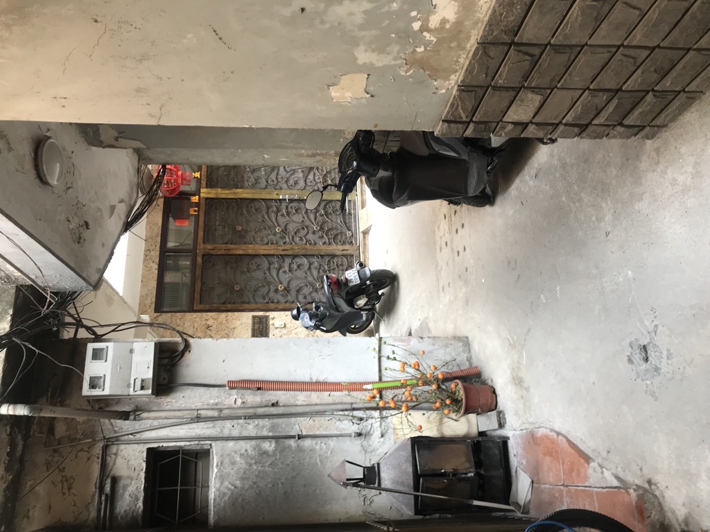 Bán nhà Nguyễn Khuyến - diện tích 28m2 1 tầng - Nhà lô góc, cấp 4 có gác xép - giá 2,8 tỷ