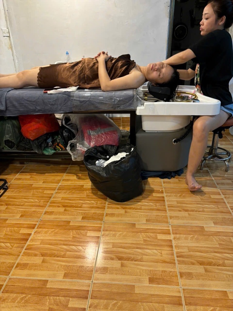 Bán nhà Nguyễn Khuyến - diện tích 28m2 1 tầng - Nhà lô góc, cấp 4 có gác xép - giá 2,8 tỷ