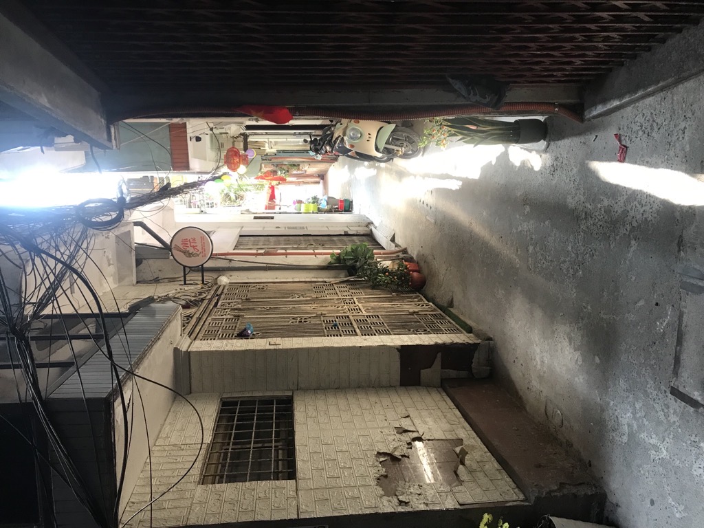 Bán nhà Nguyễn Khuyến - diện tích 28m2 1 tầng - Nhà lô góc, cấp 4 có gác xép - giá 2,8 tỷ