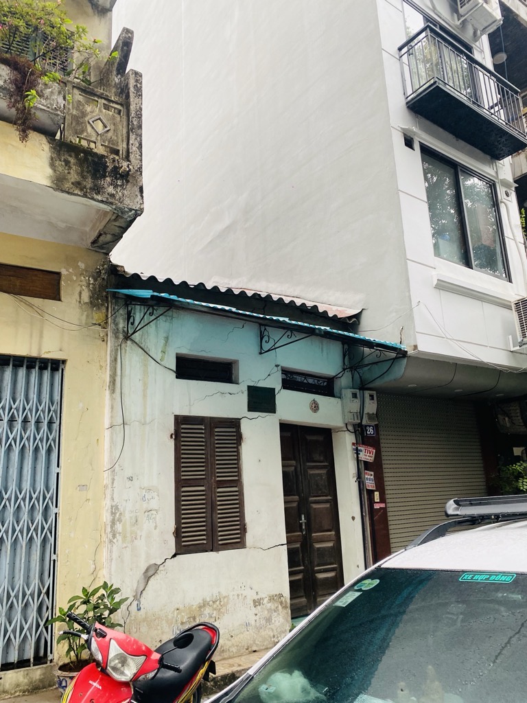 Bán nhà Yên Bái 1 - diện tích 38.9m2 1 tầng - Mặt phố trung tâm - giá 20 tỷ