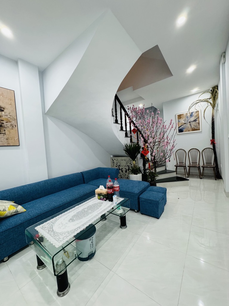 Bán nhà Phạm Ngọc Thạch - diện tích 40m2 5 tầng - ô tô đỗ cửa - giá 15 tỷ