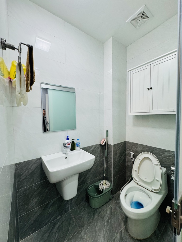 Bán nhà Phạm Ngọc Thạch - diện tích 40m2 5 tầng - ô tô đỗ cửa - giá 15 tỷ