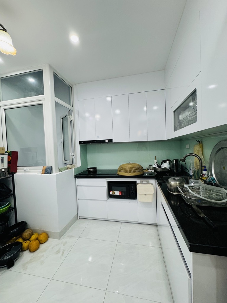 Bán nhà Phạm Ngọc Thạch - diện tích 40m2 5 tầng - ô tô đỗ cửa - giá 15 tỷ