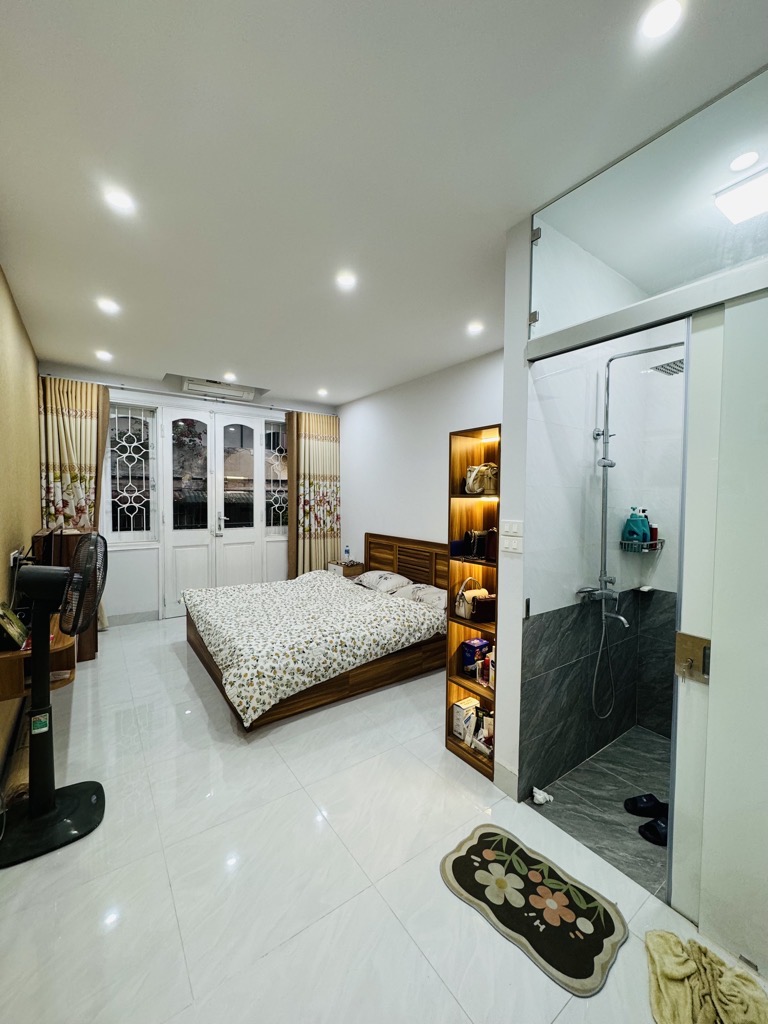 Bán nhà Phạm Ngọc Thạch - diện tích 40m2 5 tầng - ô tô đỗ cửa - giá 15 tỷ