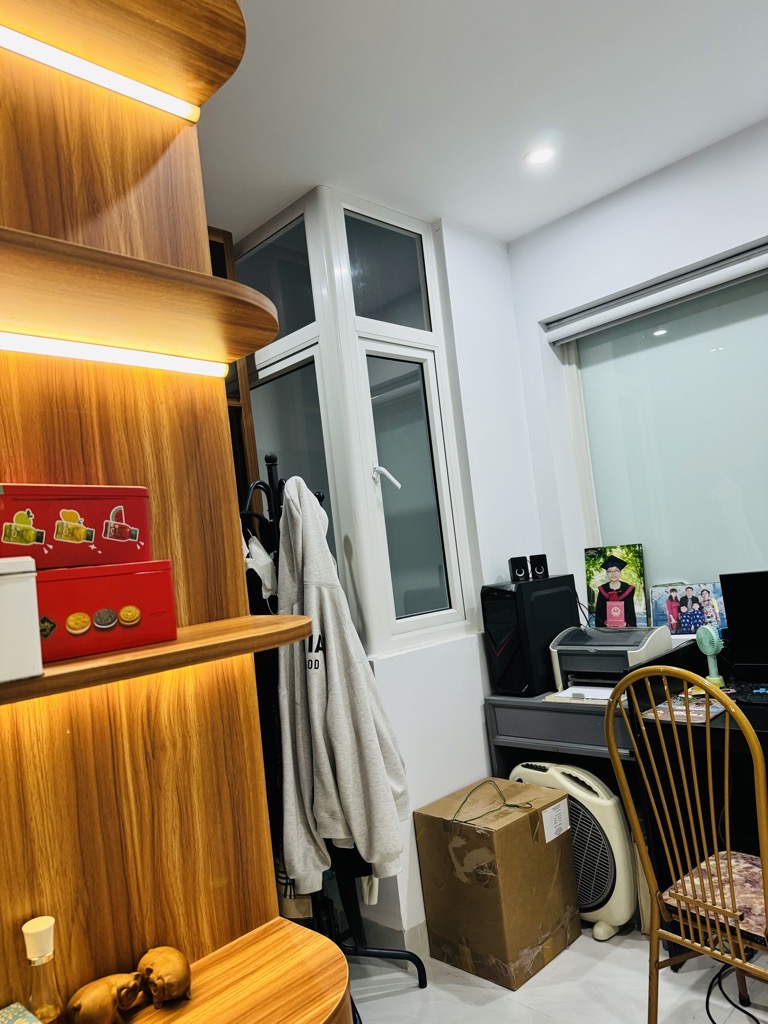 Bán nhà Phạm Ngọc Thạch - diện tích 40m2 5 tầng - ô tô đỗ cửa - giá 15 tỷ