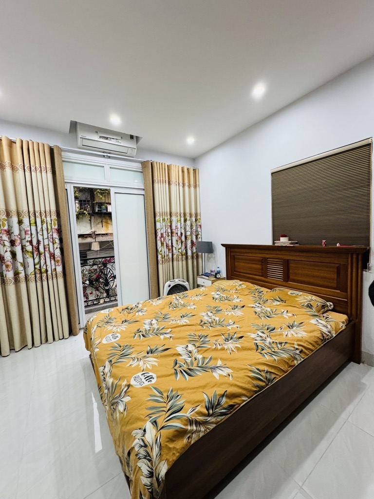 Bán nhà Phạm Ngọc Thạch - diện tích 40m2 5 tầng - ô tô đỗ cửa - giá 15 tỷ