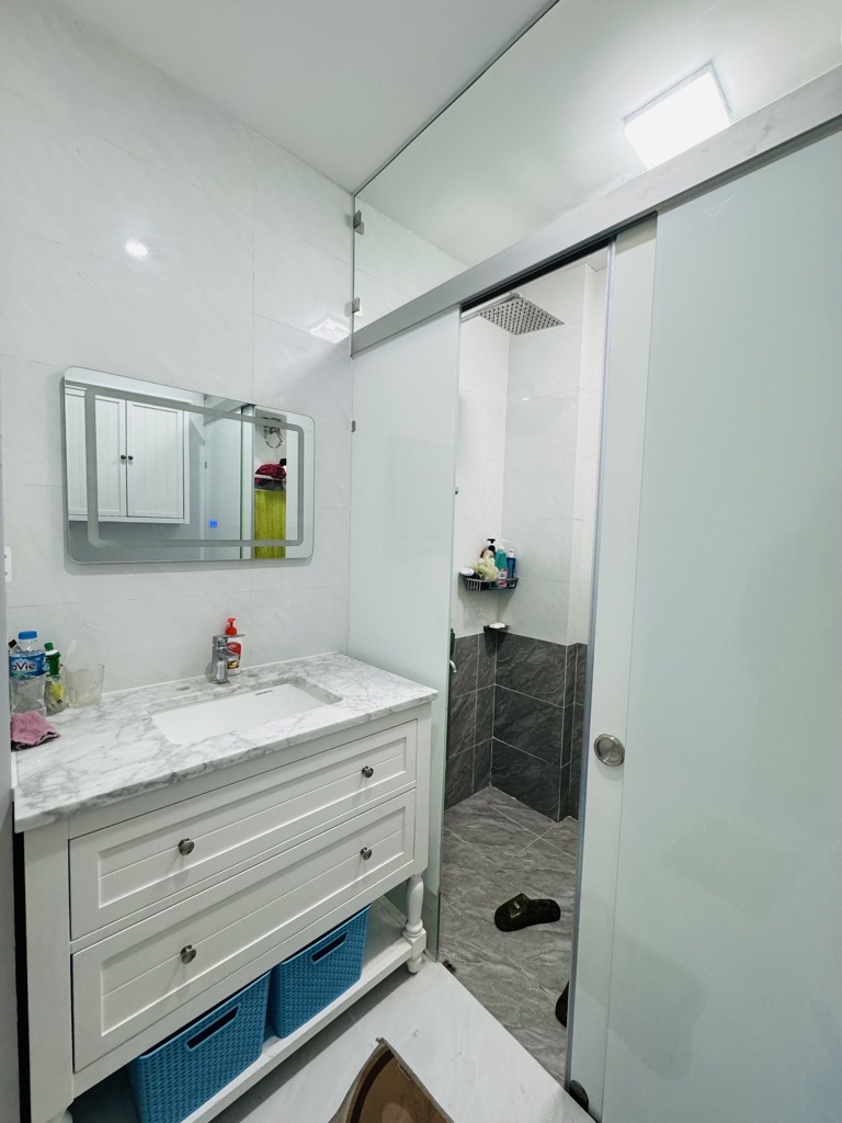 Bán nhà Phạm Ngọc Thạch - diện tích 40m2 5 tầng - ô tô đỗ cửa - giá 15 tỷ