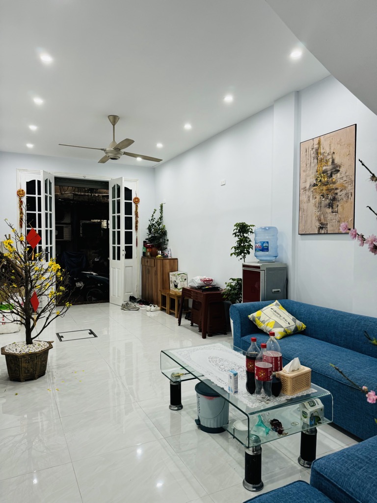 Bán nhà Phạm Ngọc Thạch - diện tích 40m2 5 tầng - ô tô đỗ cửa - giá 15 tỷ