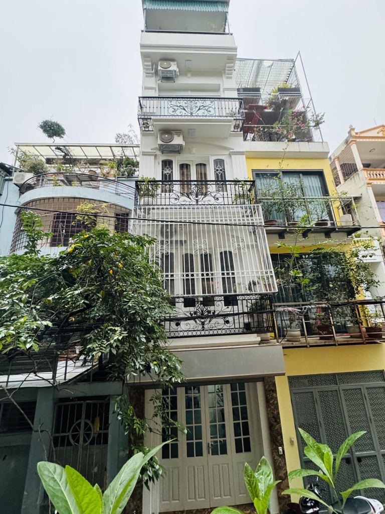 Bán nhà Phạm Ngọc Thạch - diện tích 40m2 5 tầng - ô tô đỗ cửa - giá 15 tỷ