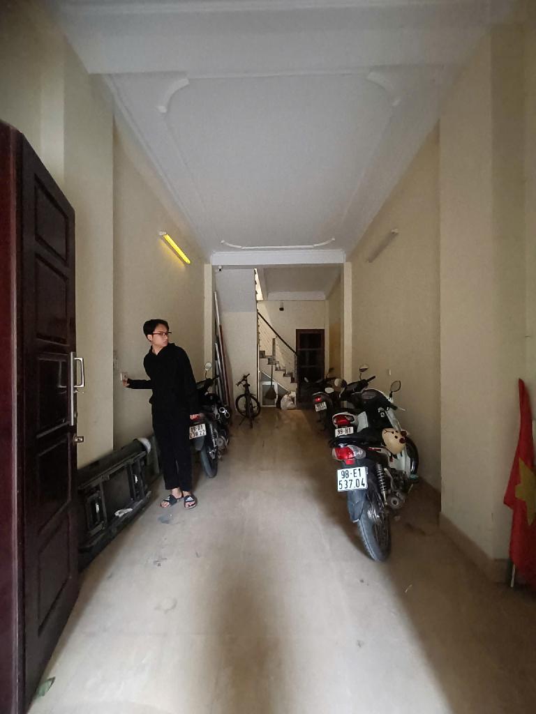 Bán nhà Tương Mai - diện tích 43.2m2 5 tầng - Ô TÔ ĐỖ CỬA - giá 18,6 tỷ