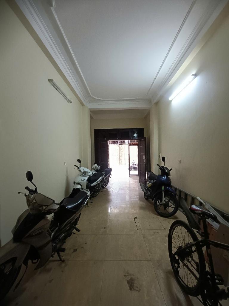 Bán nhà Tương Mai - diện tích 43.2m2 5 tầng - Ô TÔ ĐỖ CỬA - giá 18,6 tỷ