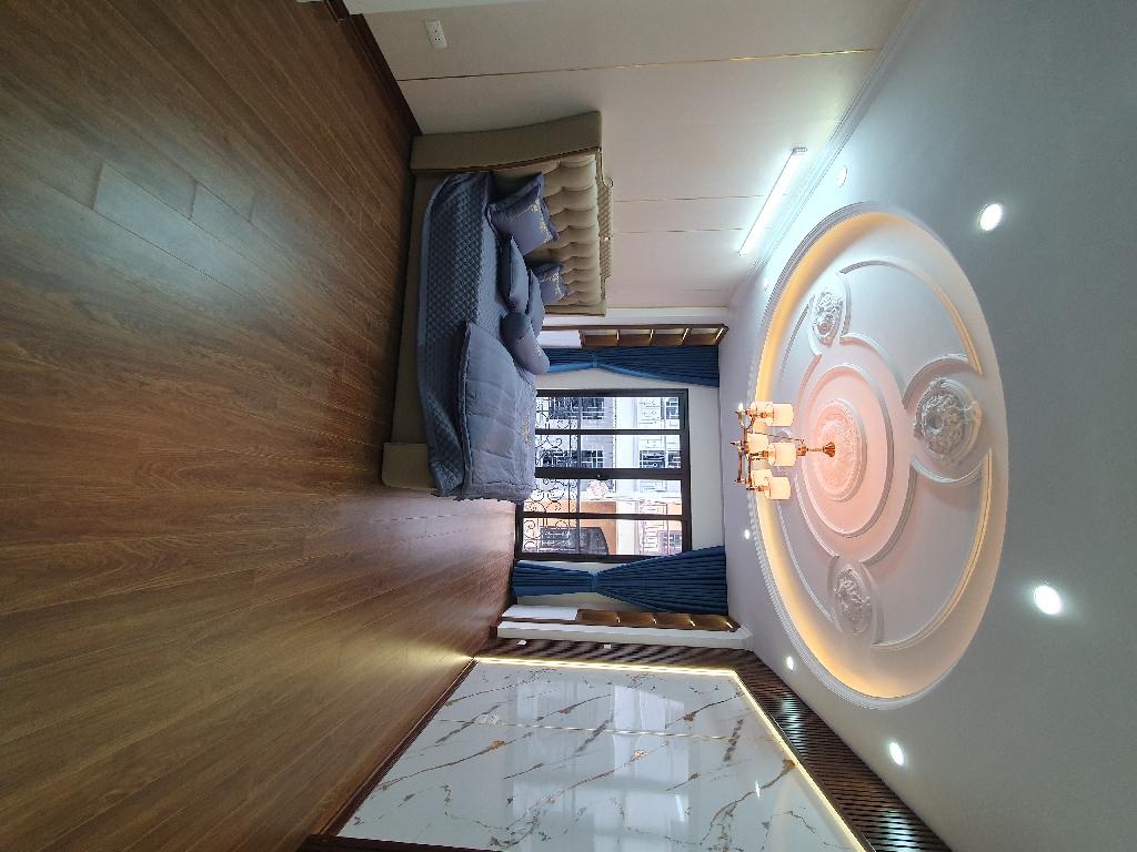 Bán nhà Giáp Bát - 47m2 - 7 tầng - ô tô đỗ cửa - giá 21,9 tỷ