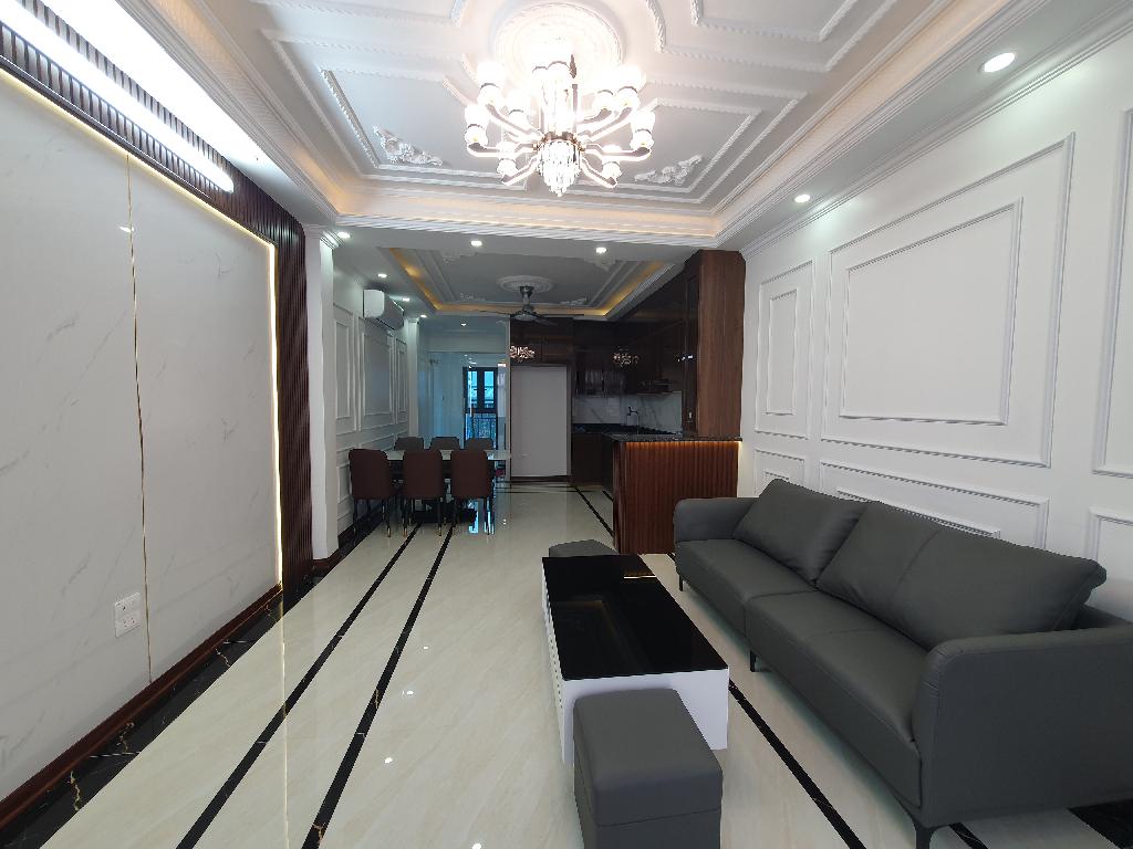 Bán nhà Giáp Bát - 47m2 - 7 tầng - ô tô đỗ cửa - giá 21,9 tỷ