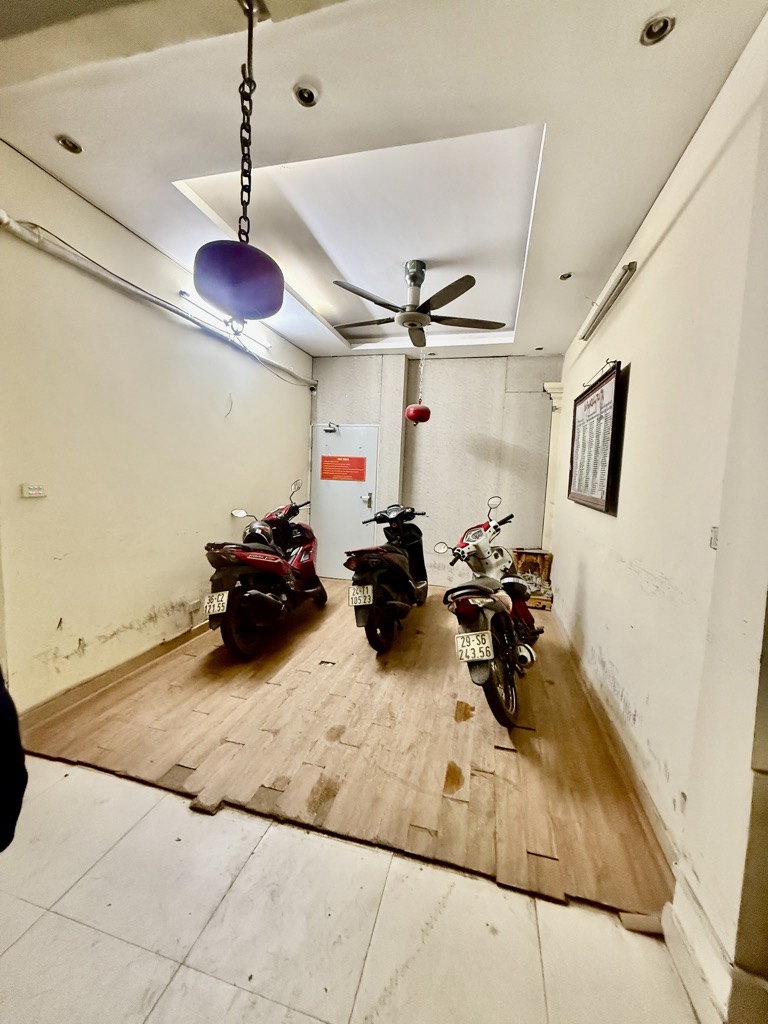 Bán nhà Mai Động - diện tích 42m2 5 tầng - Ô TÔ - KINH DOANH - giá 8,5 tỷ