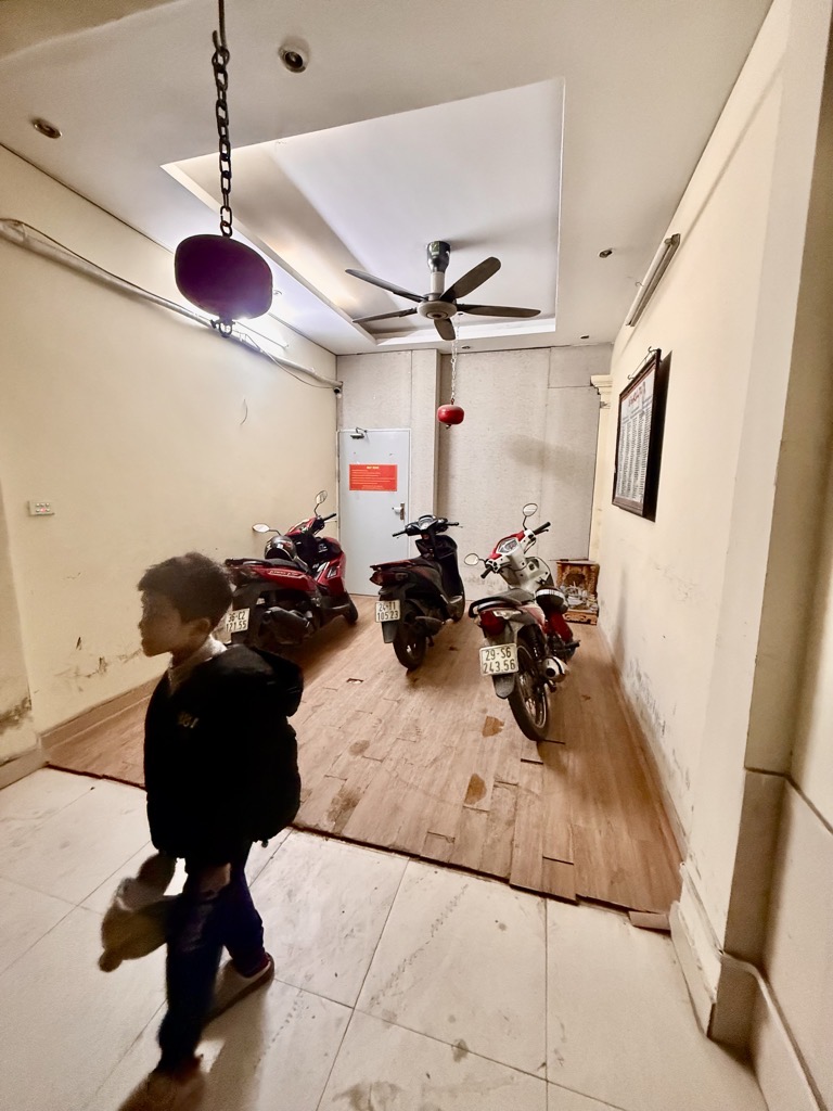 Bán nhà Mai Động - diện tích 42m2 5 tầng - Ô TÔ - KINH DOANH - giá 8,5 tỷ