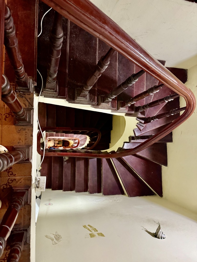 Bán nhà Mai Động - diện tích 42m2 5 tầng - Ô TÔ - KINH DOANH - giá 8,5 tỷ