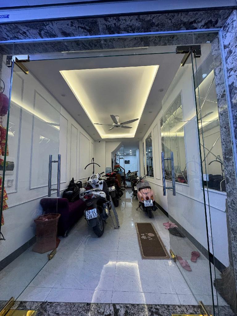 Bán nhà Ngõ Gốc Đề - diện tích 39,7m2 5 tầng - Nhà hoàn thiện long lanh, nội thất cao cấp - giá 13,5 tỷ