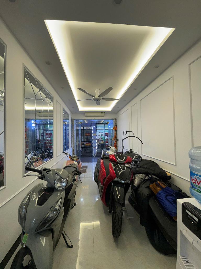 Bán nhà Ngõ Gốc Đề - diện tích 39,7m2 5 tầng - Nhà hoàn thiện long lanh, nội thất cao cấp - giá 13,5 tỷ