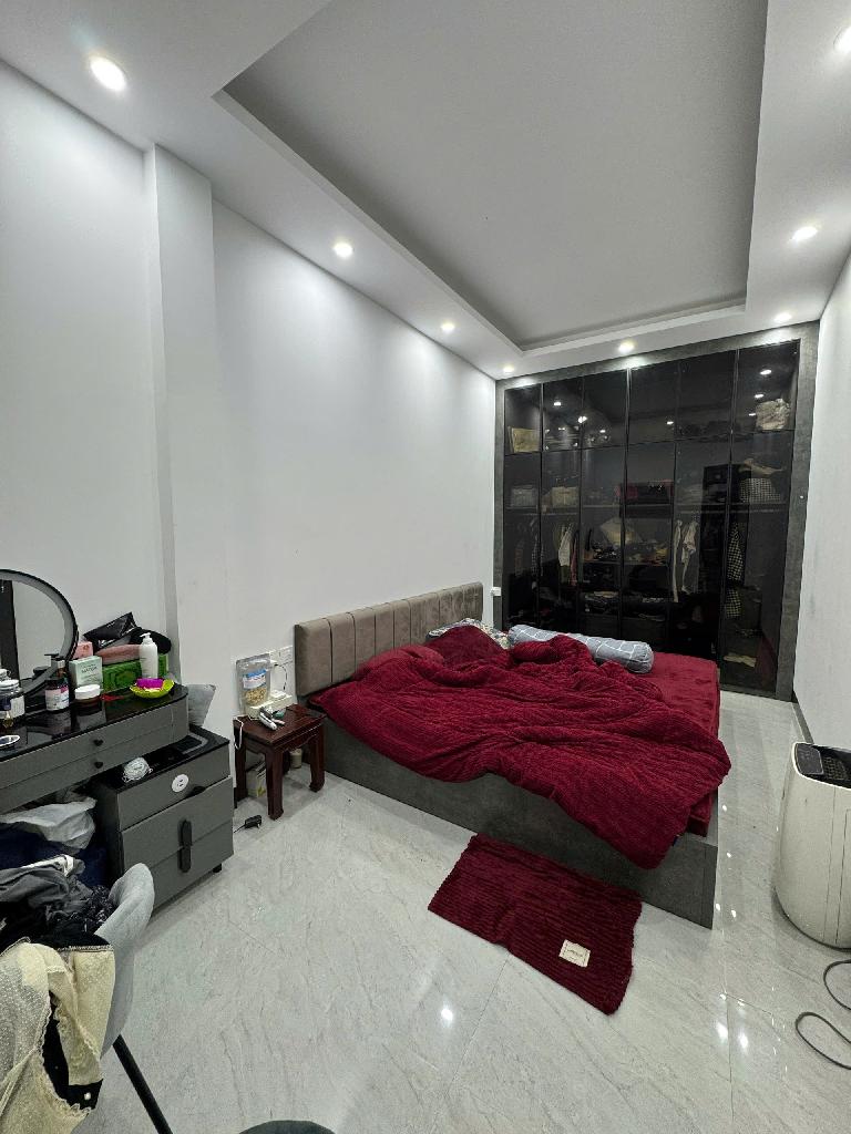 Bán nhà Ngõ Gốc Đề - diện tích 39,7m2 5 tầng - Nhà hoàn thiện long lanh, nội thất cao cấp - giá 13,5 tỷ