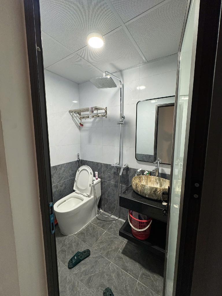 Bán nhà Ngõ Gốc Đề - diện tích 39,7m2 5 tầng - Nhà hoàn thiện long lanh, nội thất cao cấp - giá 13,5 tỷ