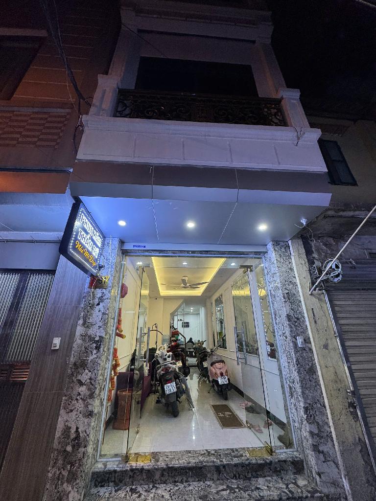 Bán nhà Ngõ Gốc Đề - diện tích 39,7m2 5 tầng - Nhà hoàn thiện long lanh, nội thất cao cấp - giá 13,5 tỷ