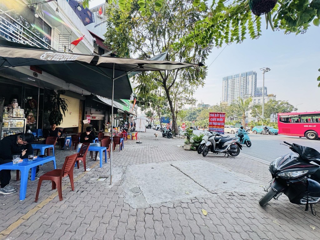 Bán nhà Trần Khát Chân - diện tích 48m2 1 tầng - Mặt phố VIP - giá 15,2 tỷ