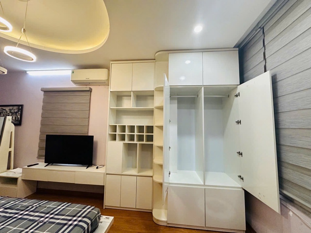 Bán nhà Trần Khát Chân - diện tích 35m2 5 tầng - Lô góc - giá 15 tỷ