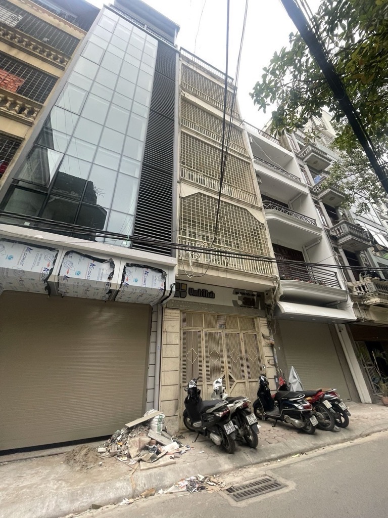 Bán nhà Kim Đồng - diện tích 56.1m2 5 tầng - Ô TÔ TRÁNH - giá 22,9 tỷ