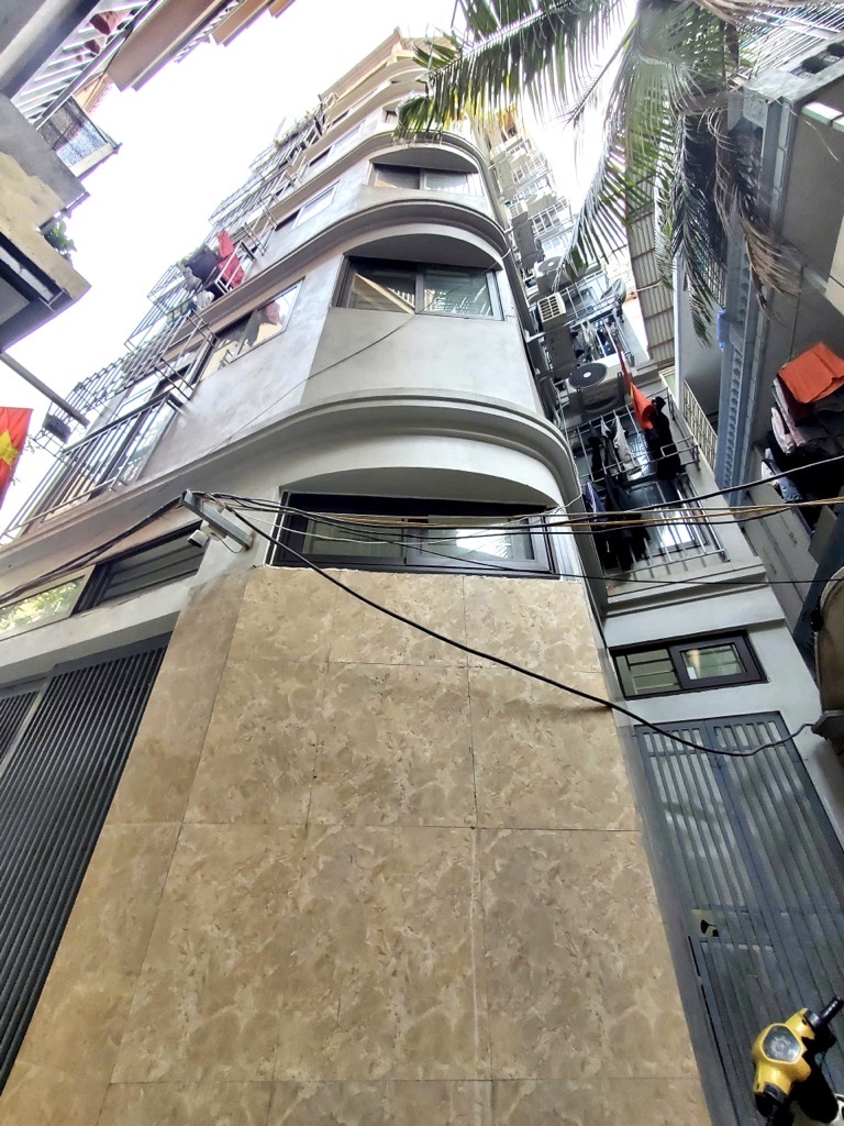 Bán nhà Tôn Thất Tùng - diện tích 69.8m2 7 tầng - Khu vực hiếm nhà bán tòa căn hộ dịch vụ - giá 17,5 tỷ