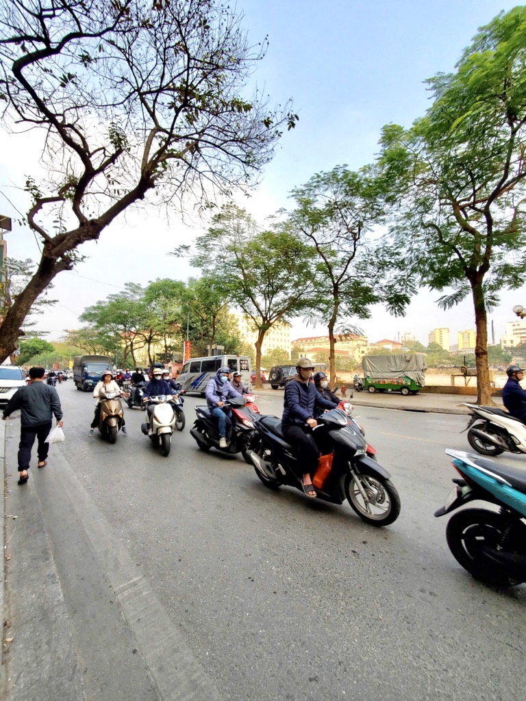 Bán nhà Tôn Thất Tùng - diện tích 69.8m2 7 tầng - Khu vực hiếm nhà bán tòa căn hộ dịch vụ - giá 17,5 tỷ