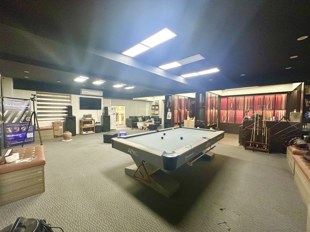 Bán nhà Nghiêm Xuân Yêm - diện tích 138m2 2 tầng - Lô góc, sân ban công rộng - giá 8,3 tỷ