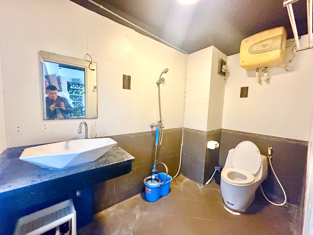 Bán nhà Nghiêm Xuân Yêm - diện tích 138m2 2 tầng - Lô góc, sân ban công rộng - giá 8,3 tỷ