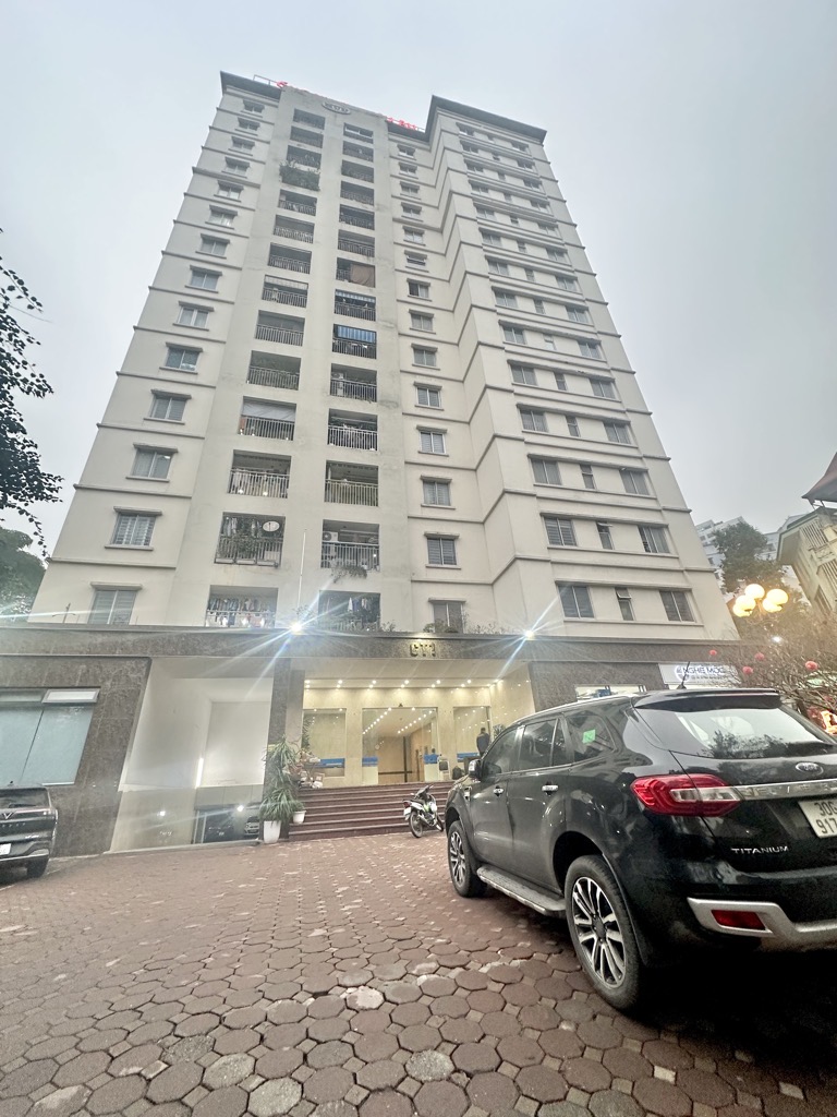 Bán nhà Nghiêm Xuân Yêm - diện tích 138m2 2 tầng - Lô góc, sân ban công rộng - giá 8,3 tỷ