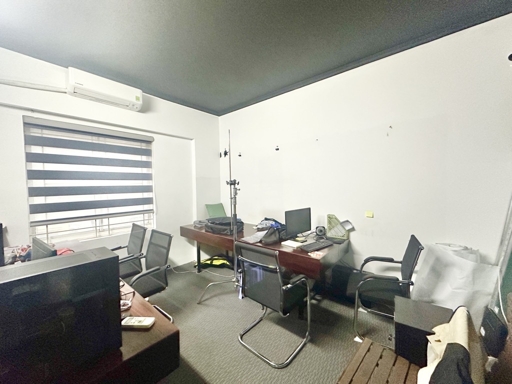 Bán nhà Nghiêm Xuân Yêm - diện tích 138m2 2 tầng - Lô góc, sân ban công rộng - giá 8,3 tỷ