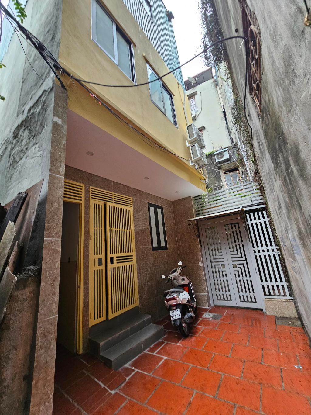 Bán nhà Ngõ Đoàn Kết - diện tích 103m2 3 tầng - Nhà đẹp hiếm có - giá 16,8 tỷ